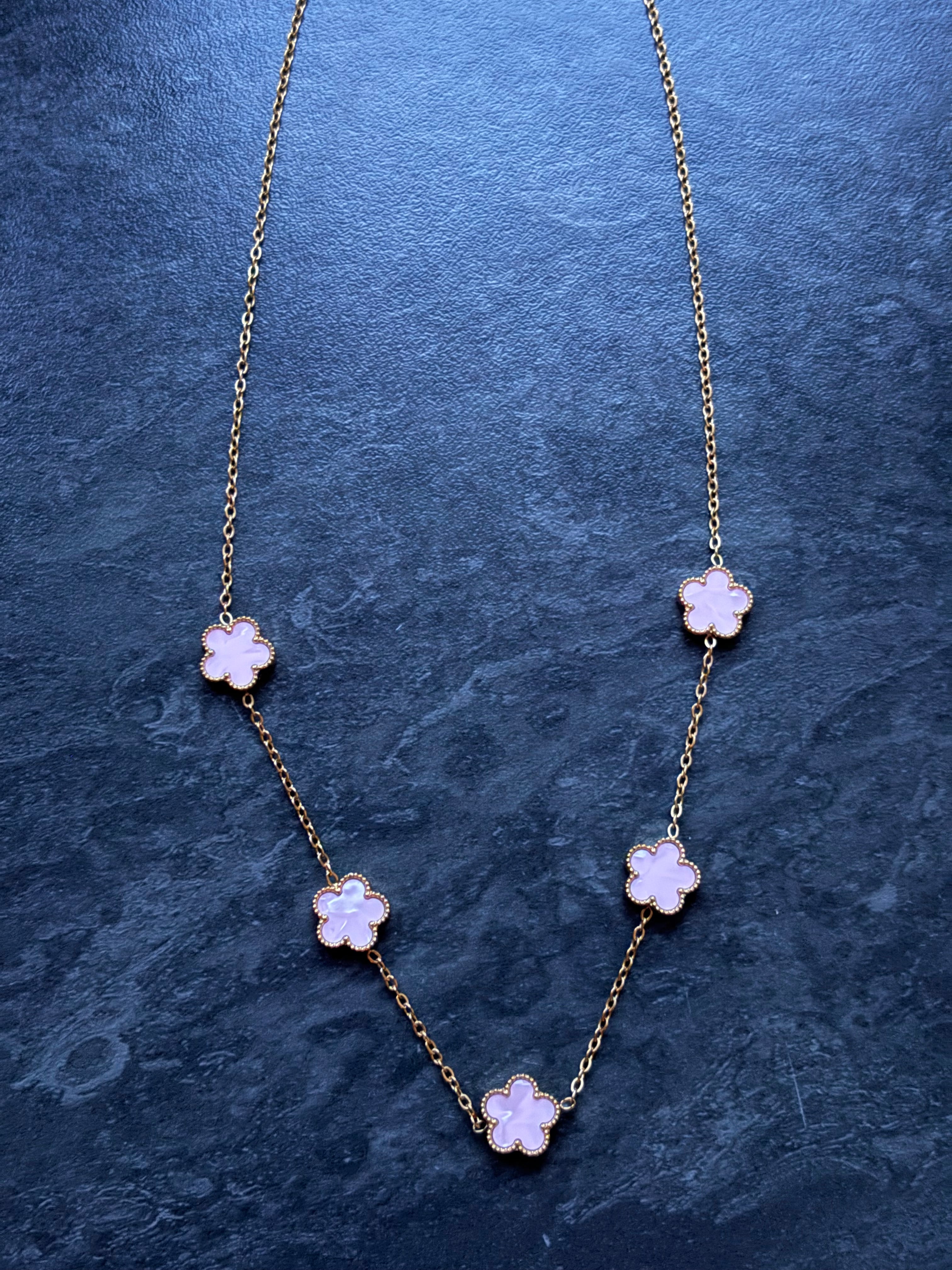 Collier Fleurs Élégance – Acier Inoxydable