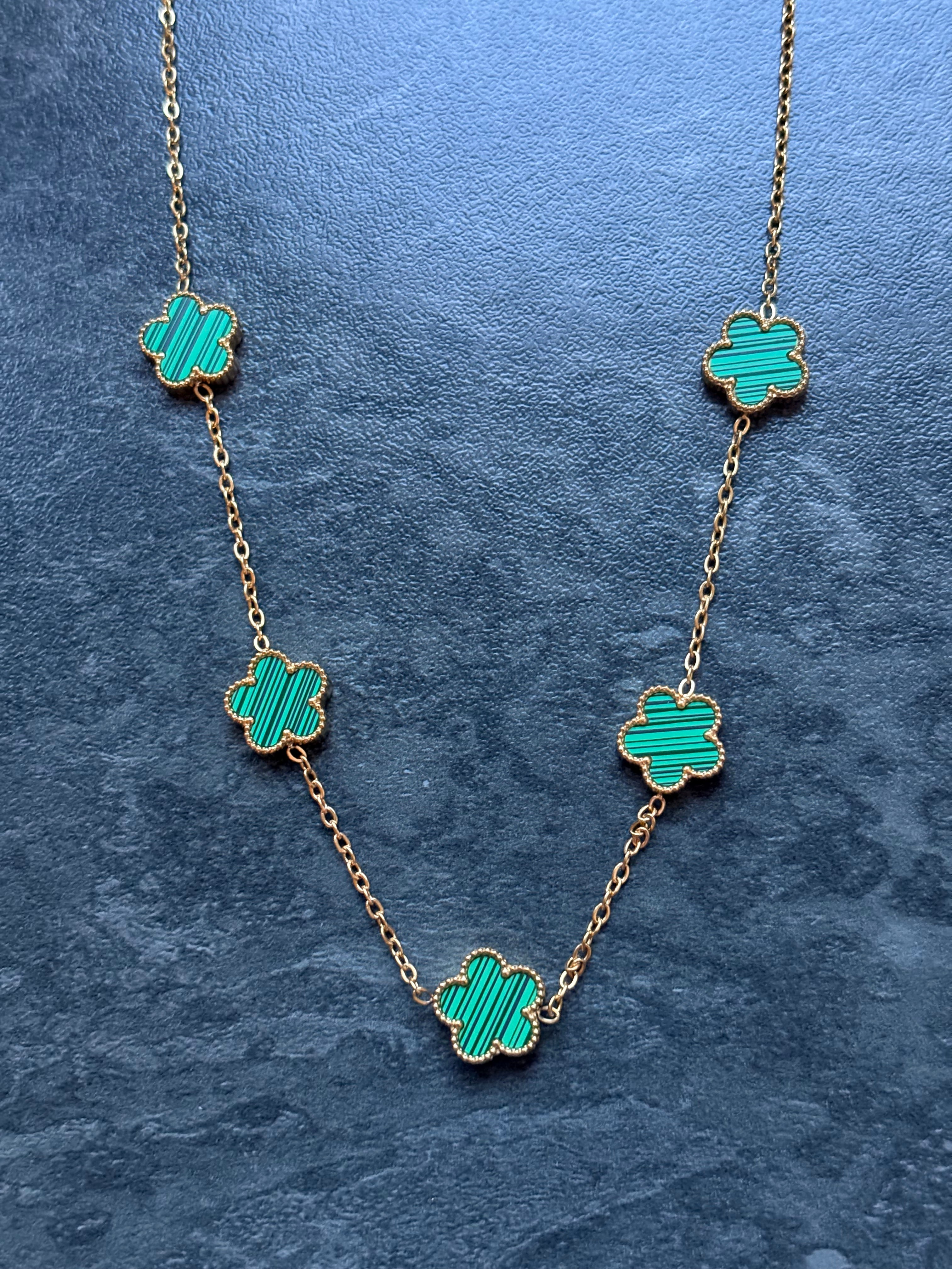 Collier Fleurs Élégance – Acier Inoxydable