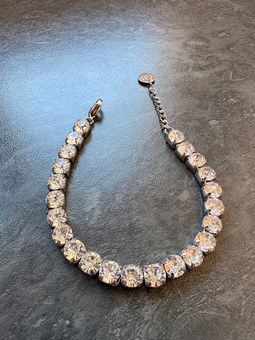 Bracelet Tennis Argenté en Acier Inoxydable – Strass Brillants Élégants