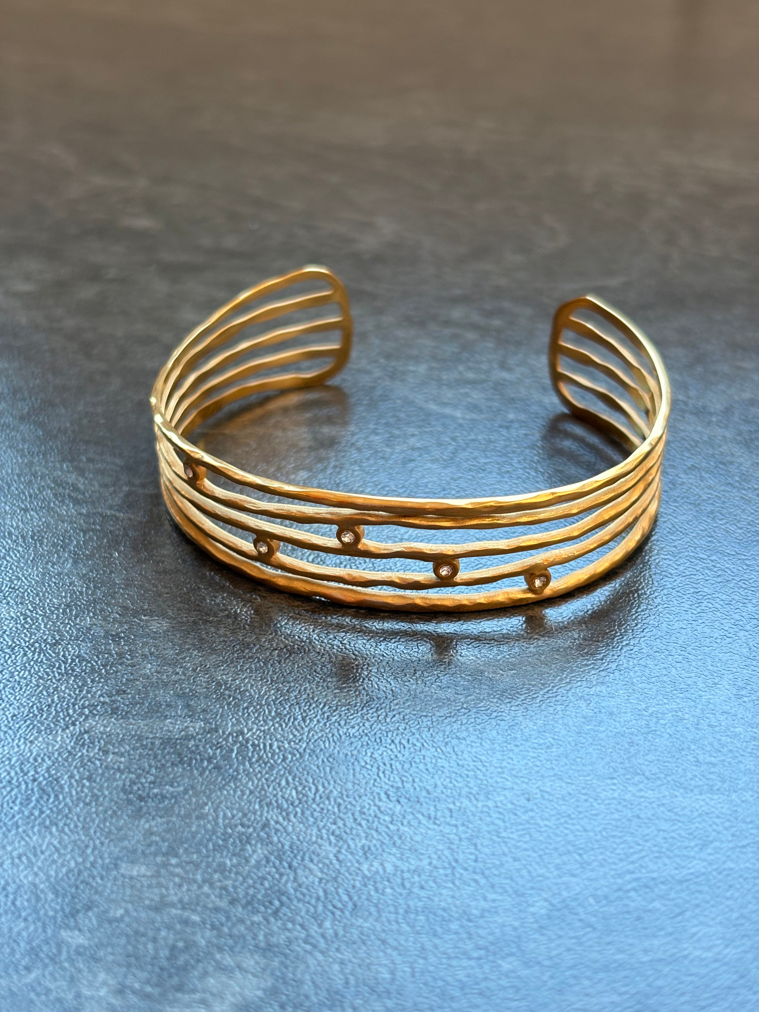 Bracelet Jonc Doré Multi-Rangs à Strass – Acier Inoxydable