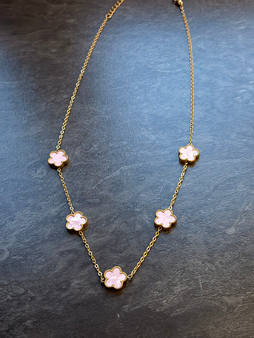 Collier Fleurs Élégance – Acier Inoxydable