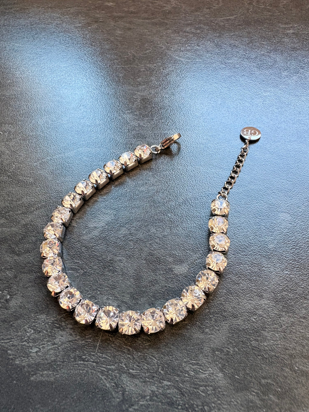 Bracelet Tennis Argenté en Acier Inoxydable – Strass Brillants Élégants