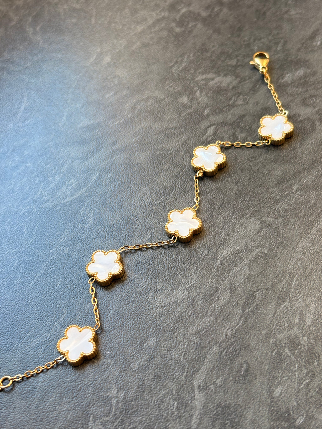 Bracelet Fleurs Délicates – Acier Inoxydable