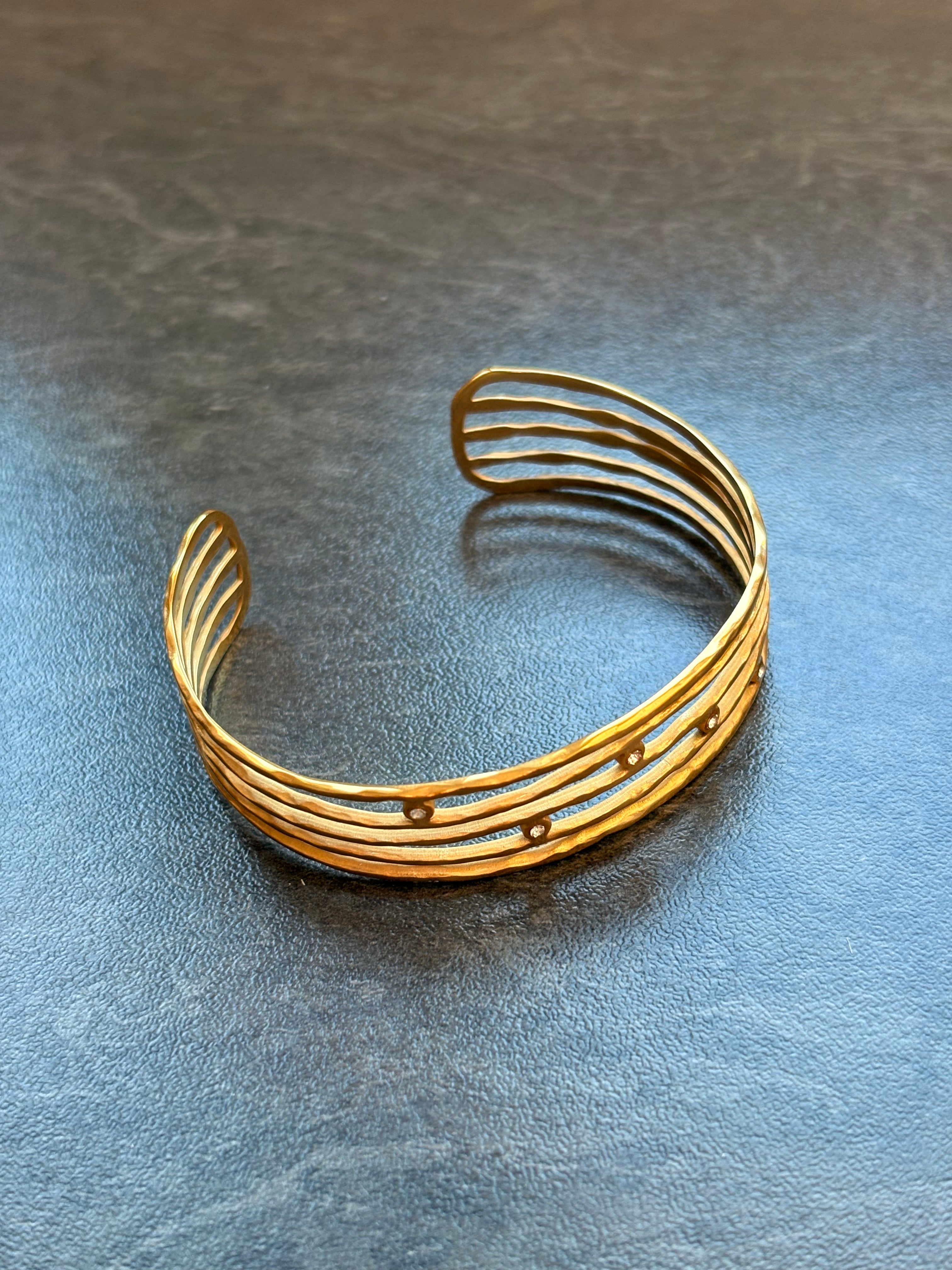 Bracelet Jonc Doré Multi-Rangs à Strass – Acier Inoxydable