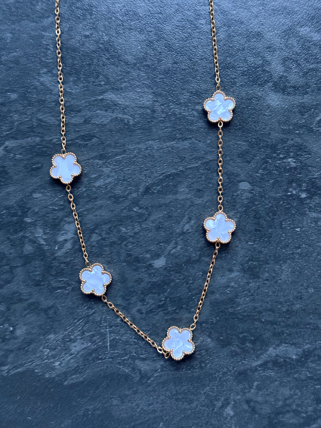 Collier Fleurs Élégance – Acier Inoxydable