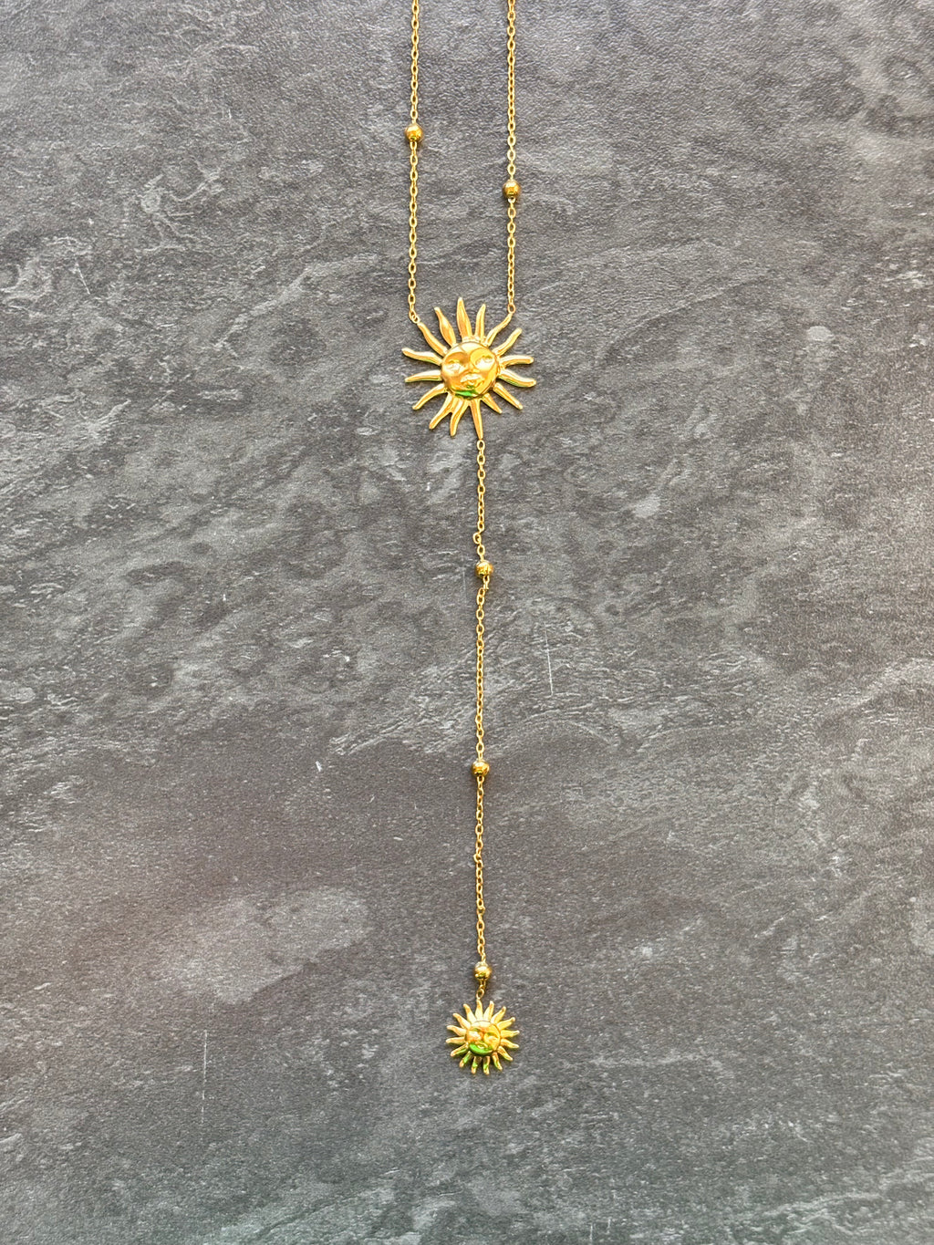 Sautoir Soleil Doré – Acier Inoxydable