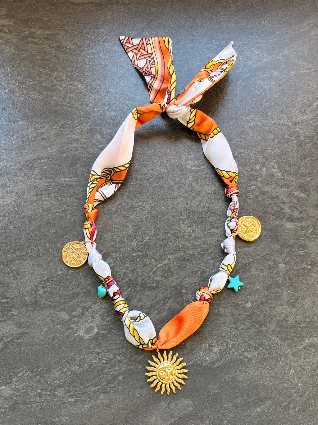 Collier bandana soleil