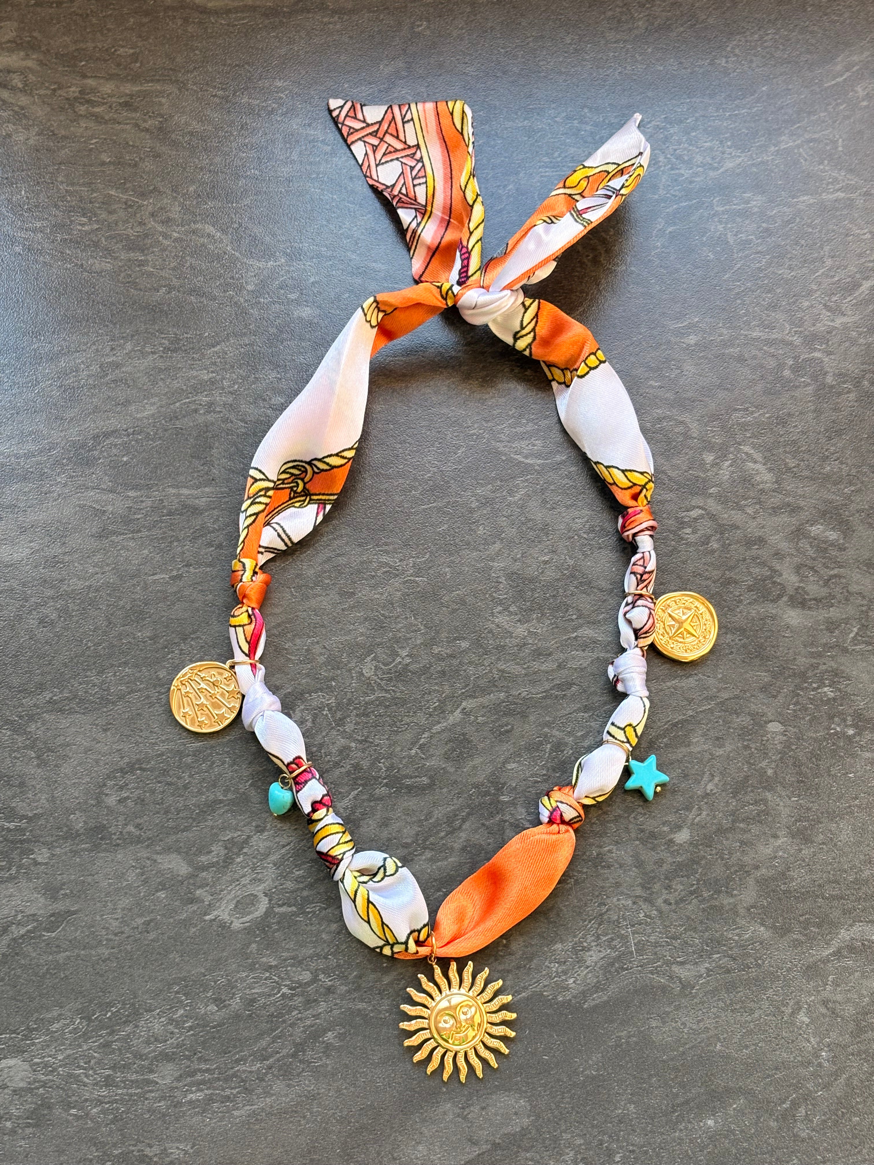 Collier bandana soleil