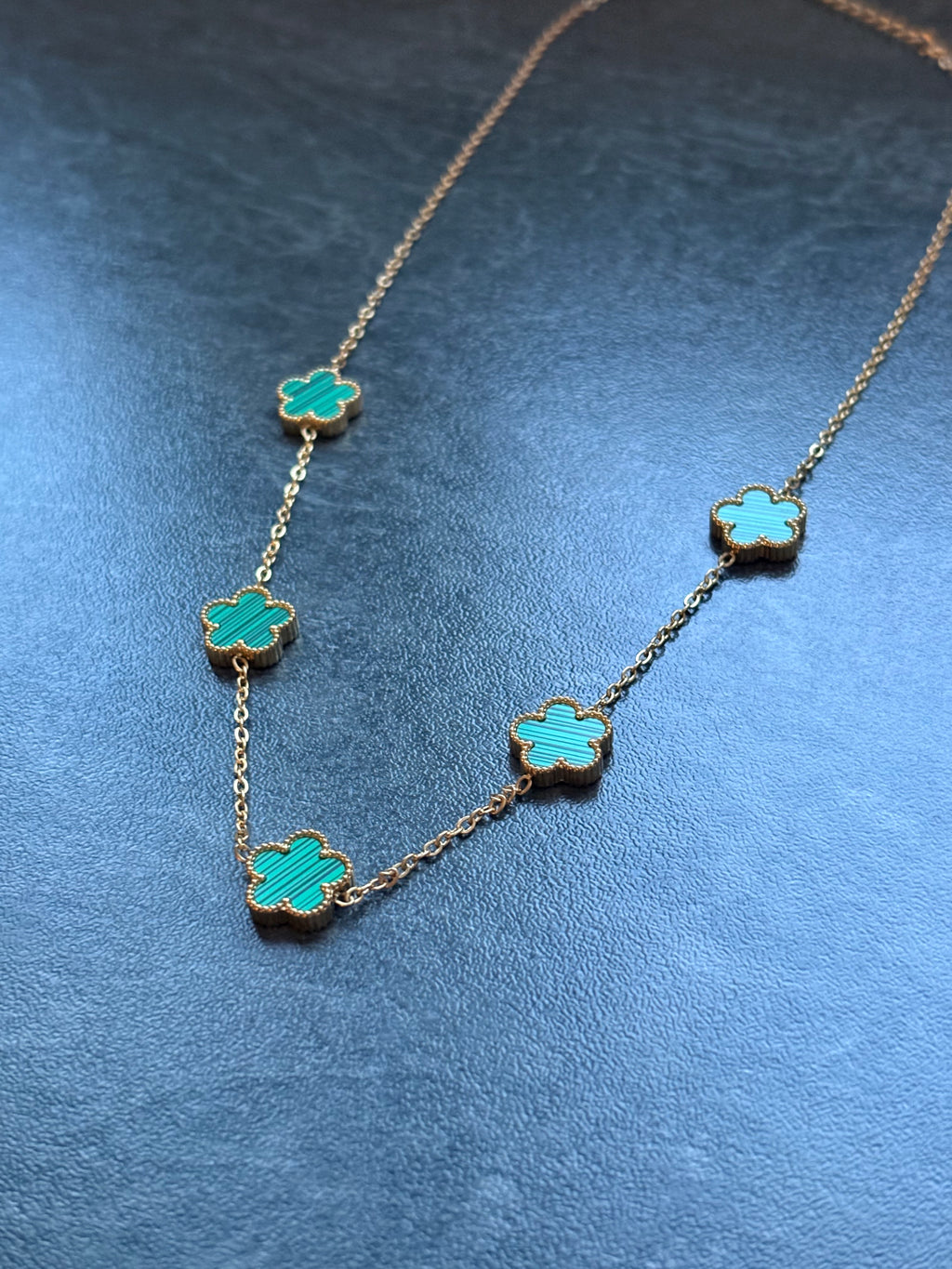 Collier Fleurs Élégance – Acier Inoxydable