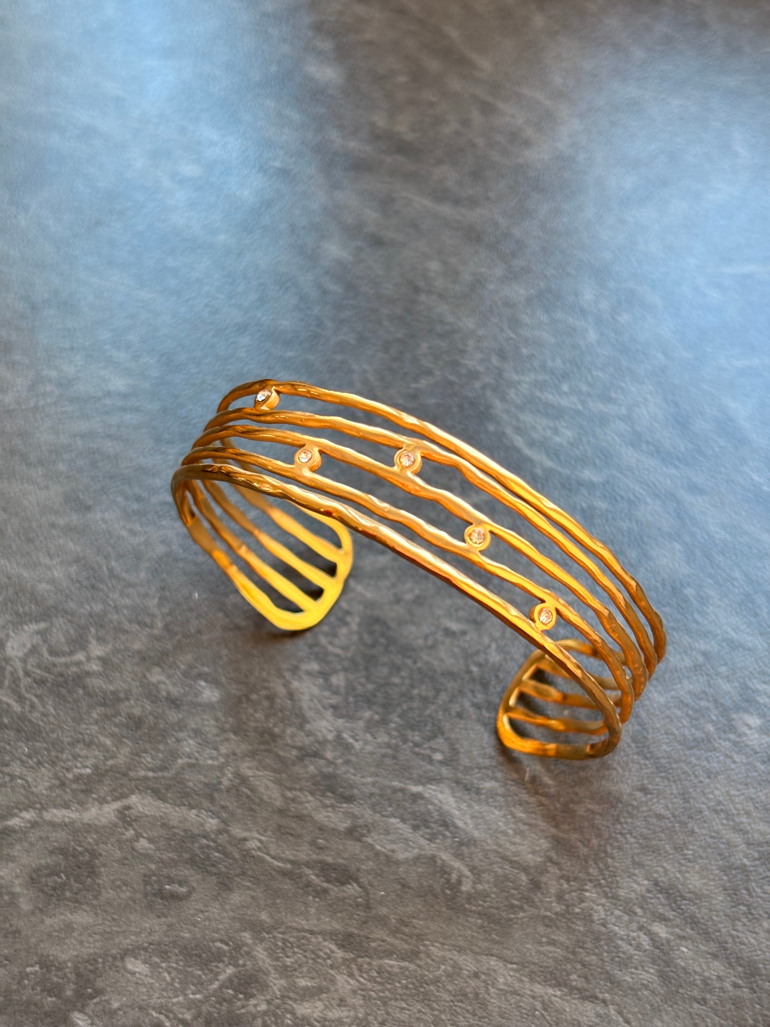 Bracelet Jonc Doré Multi-Rangs à Strass – Acier Inoxydable
