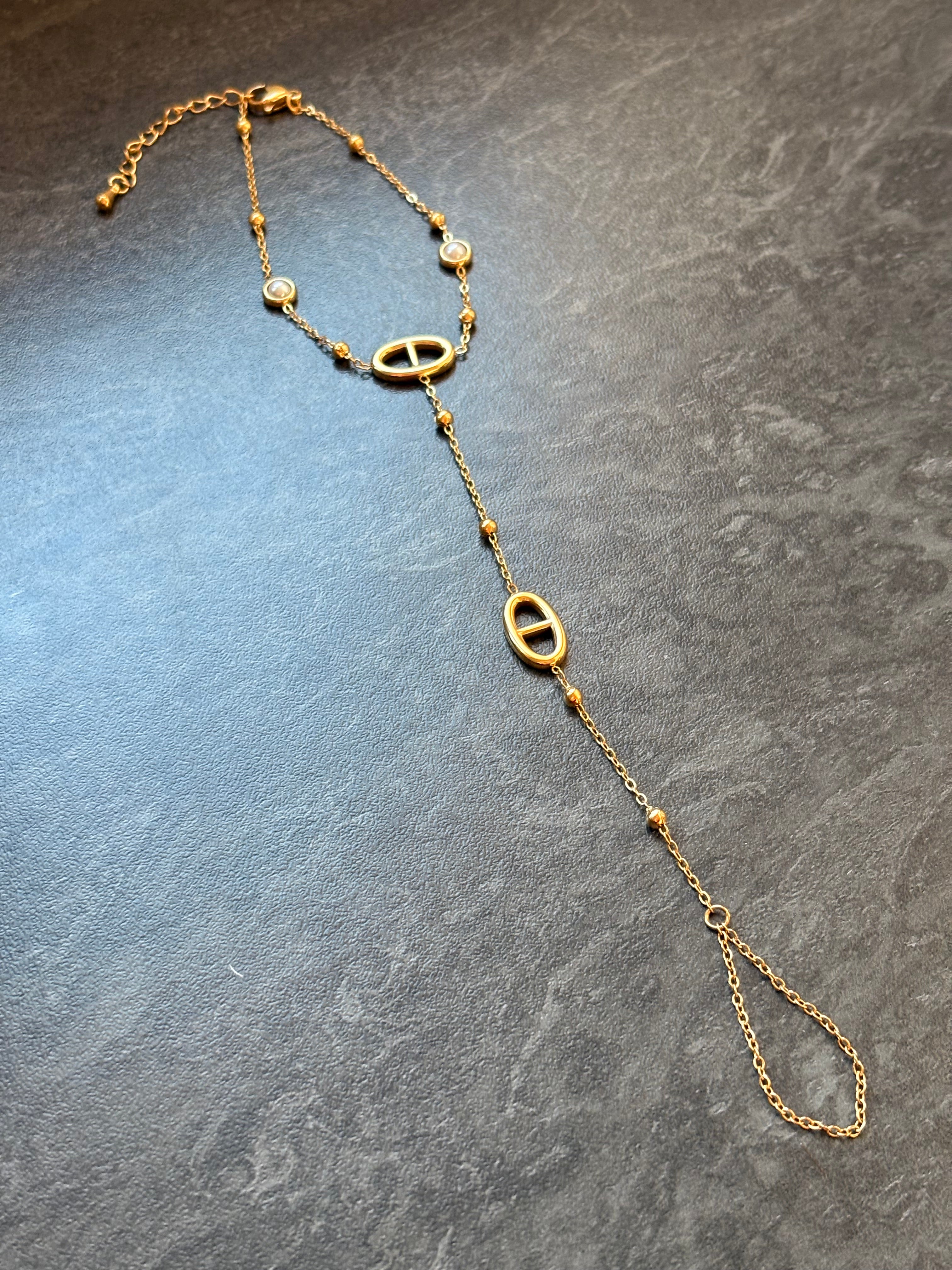 Bracelet-Bague Doré avec Motif Intégré – Style Moderne et Ajustable