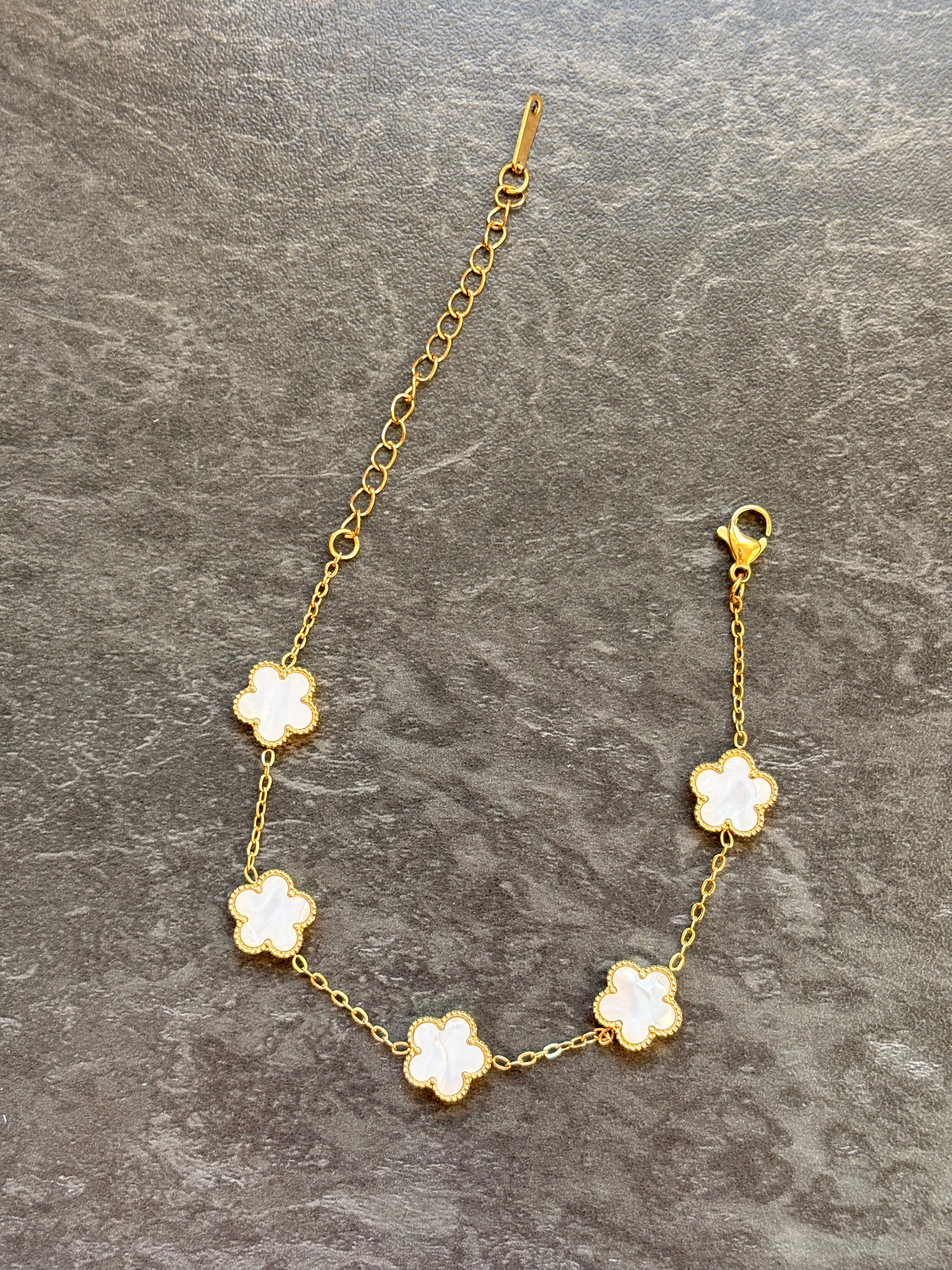 Bracelet Fleurs Délicates – Acier Inoxydable