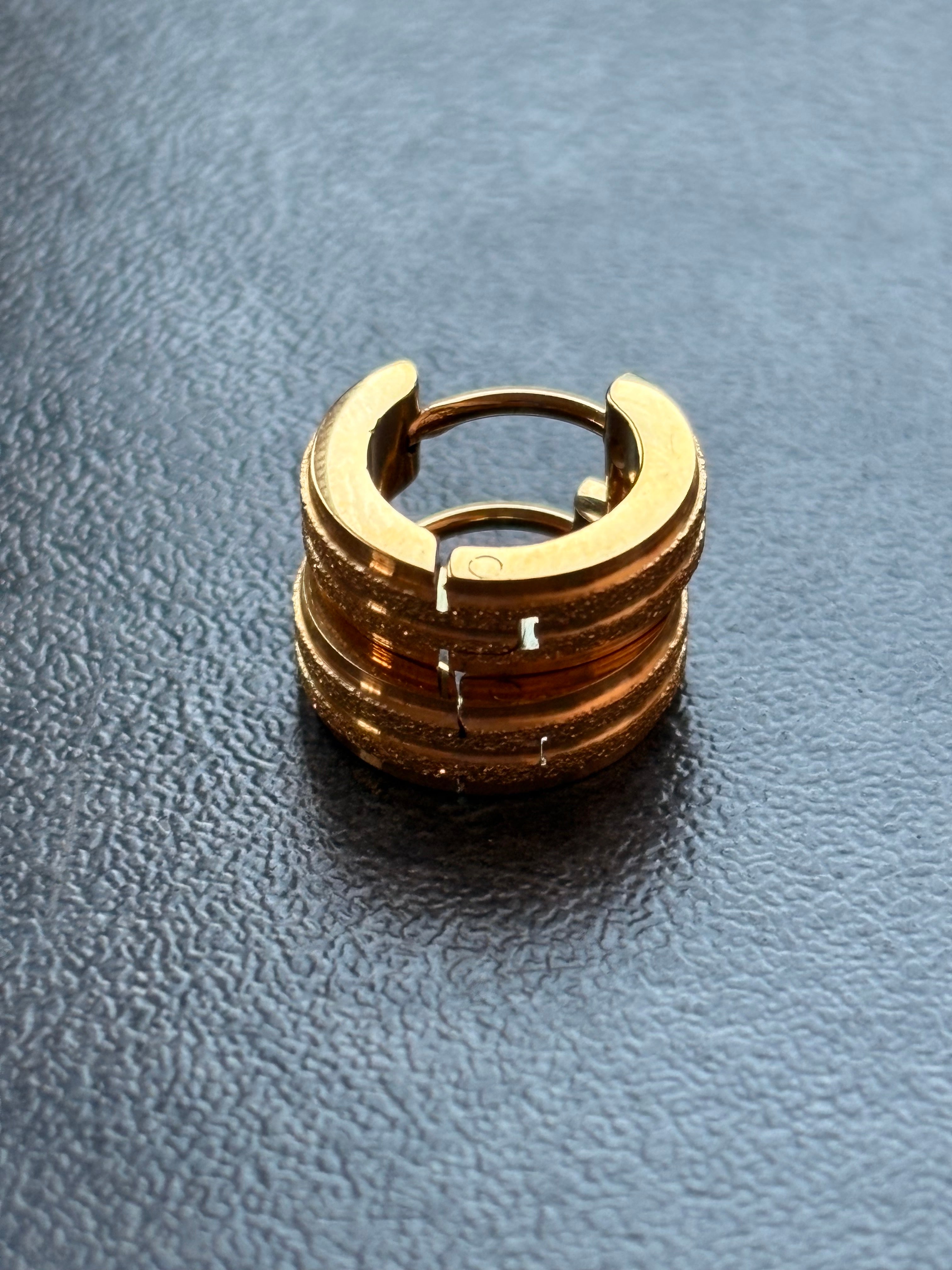 Puces d’Oreilles Dorées – Élégance Minimaliste
