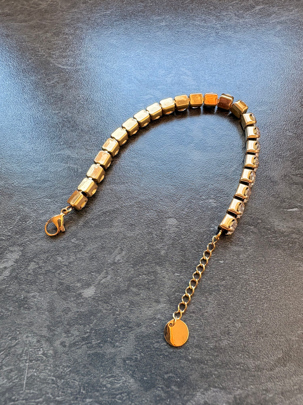 Bracelet Tennis Doré en Acier Inoxydable – Strass Brillants Élégants