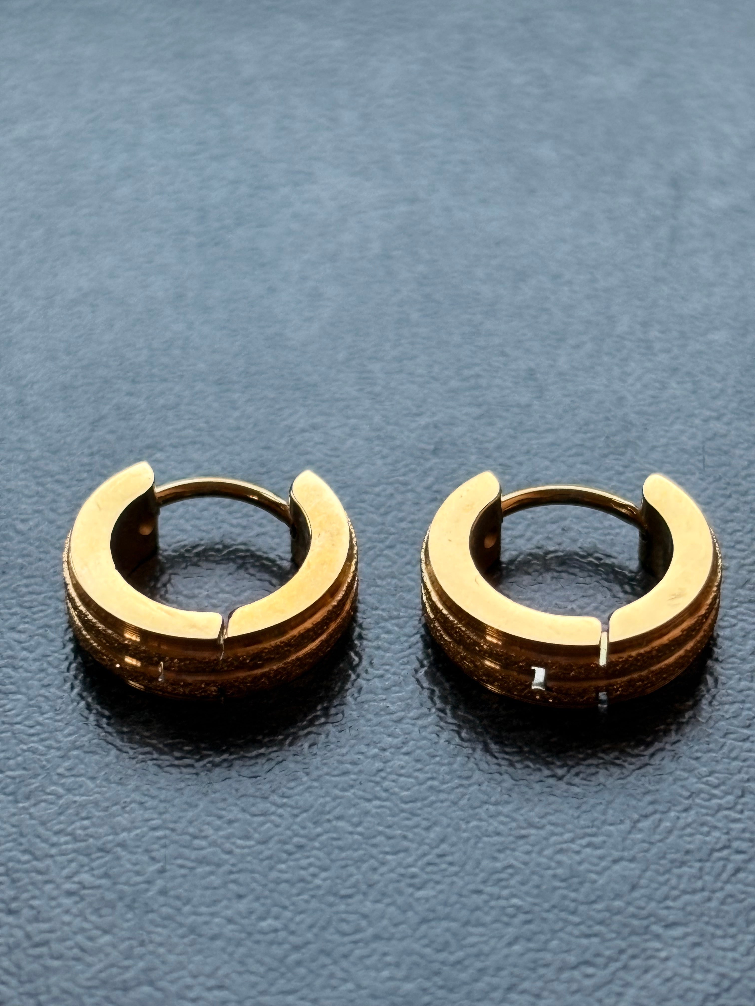 Puces d’Oreilles Dorées – Élégance Minimaliste