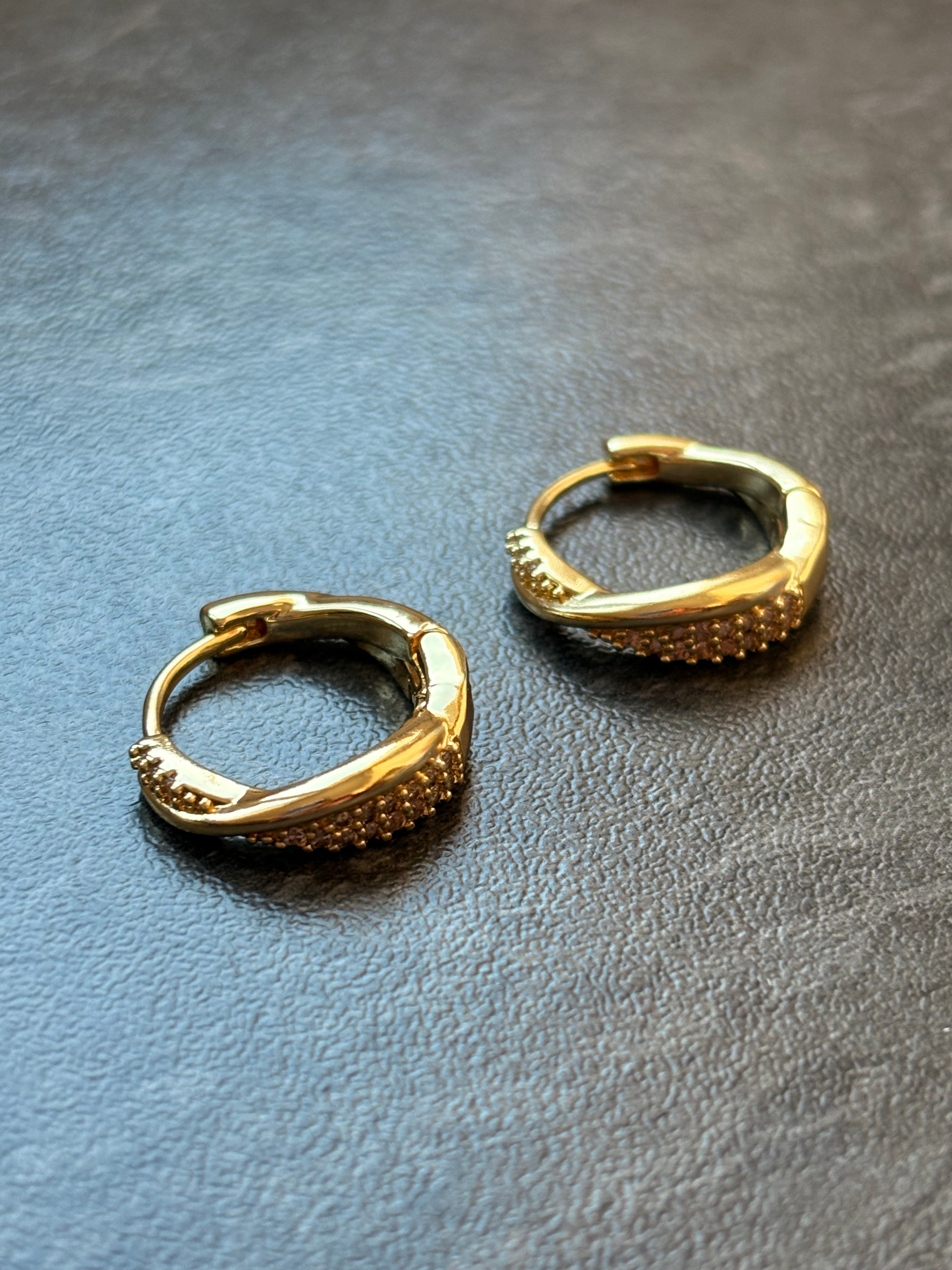 Puces d’Oreilles Dorées – Élégance Minimaliste