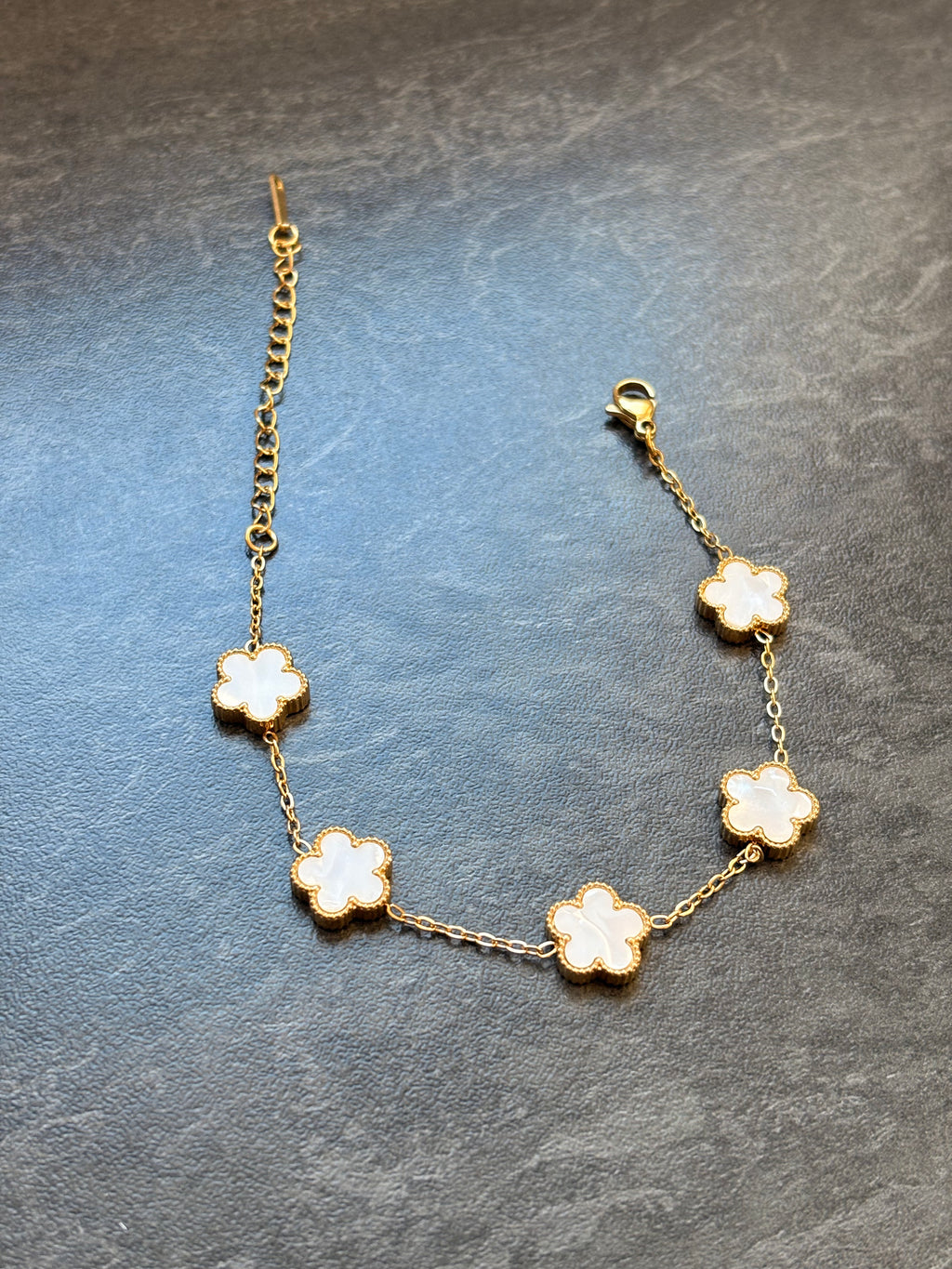 Bracelet Fleurs Délicates – Acier Inoxydable