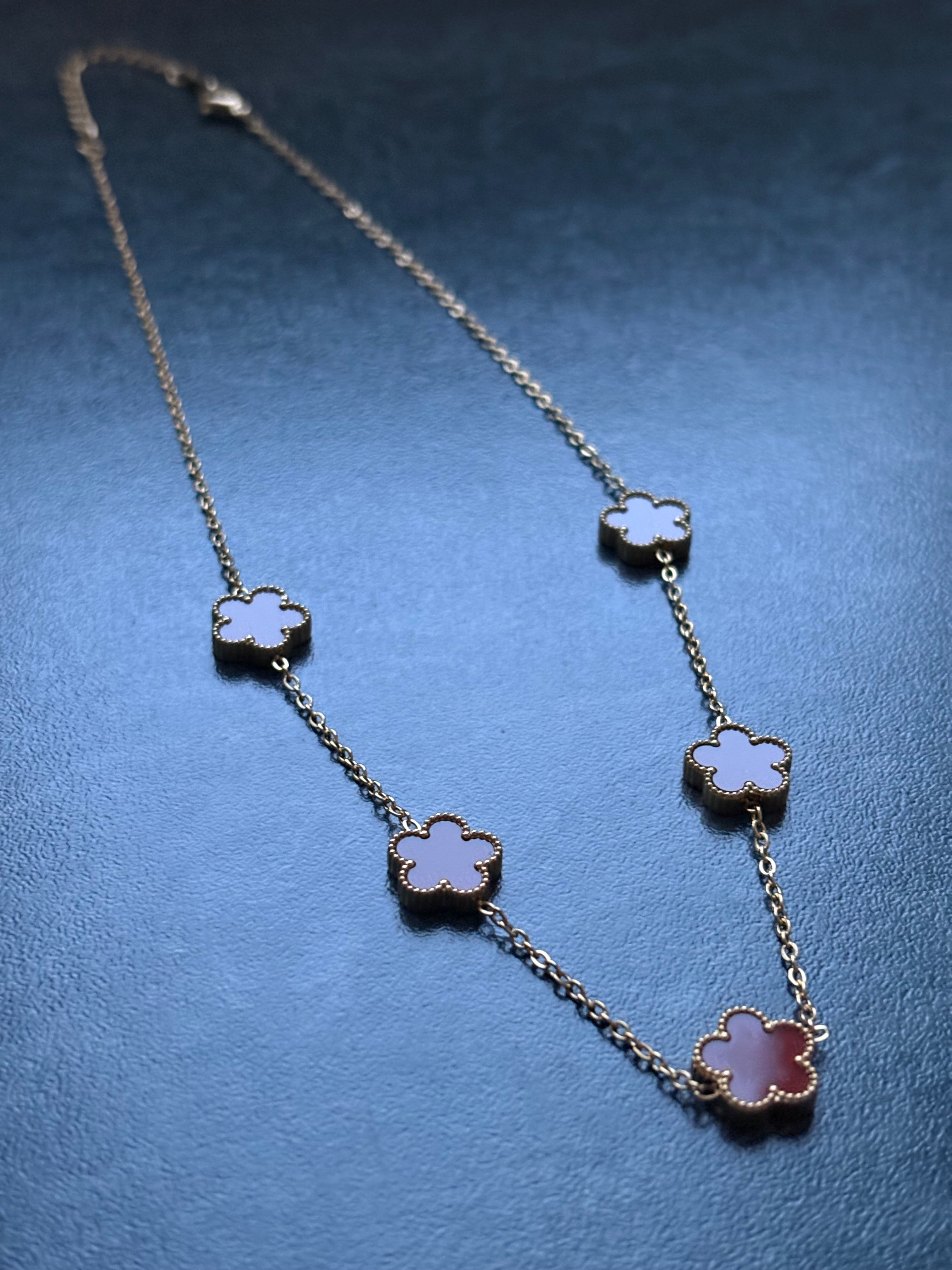 Collier Fleurs Élégance – Acier Inoxydable