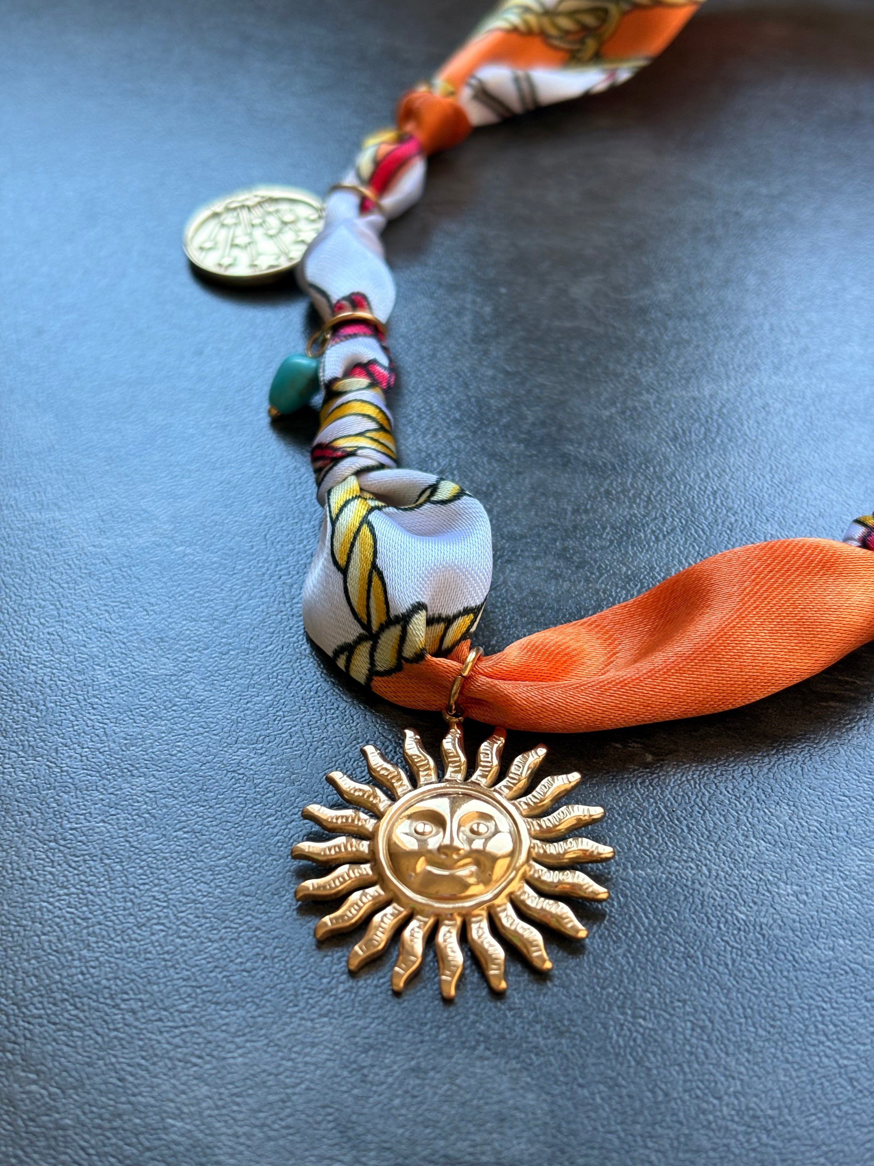 Collier bandana soleil