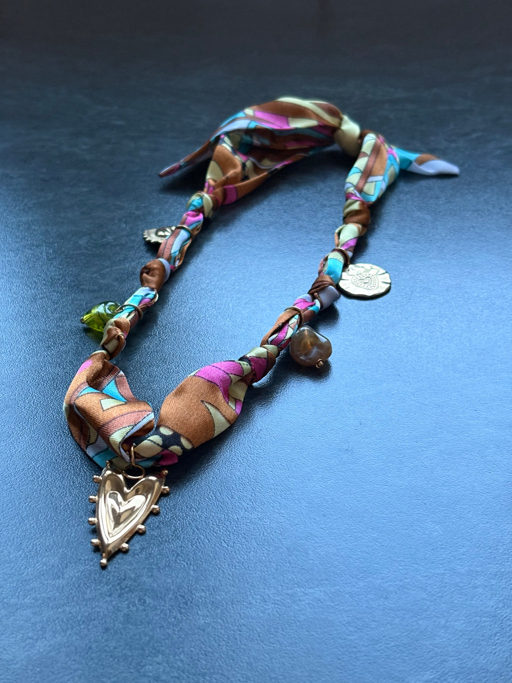Collier Bandana Cœur Camel