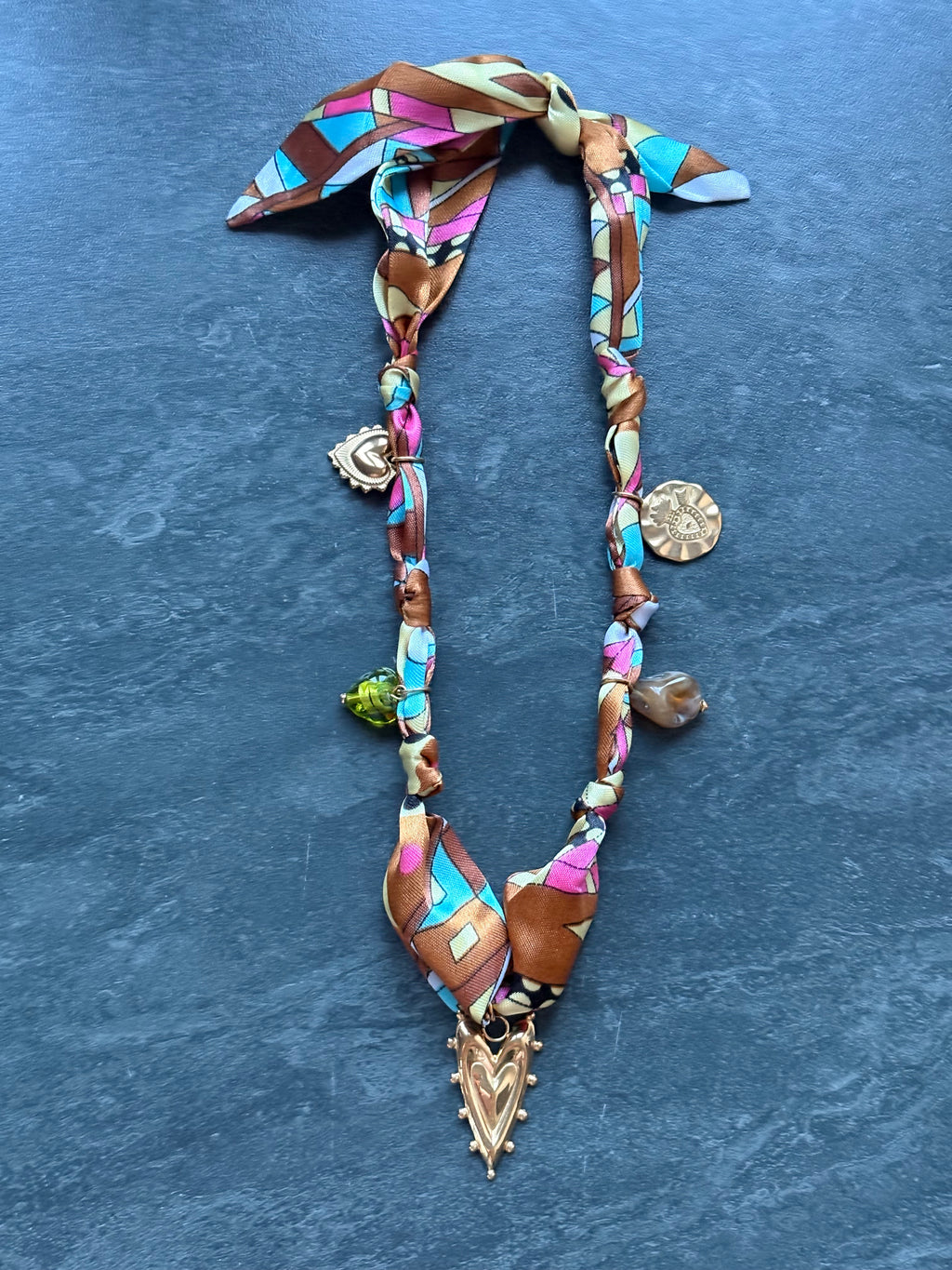 Collier Bandana Cœur Camel