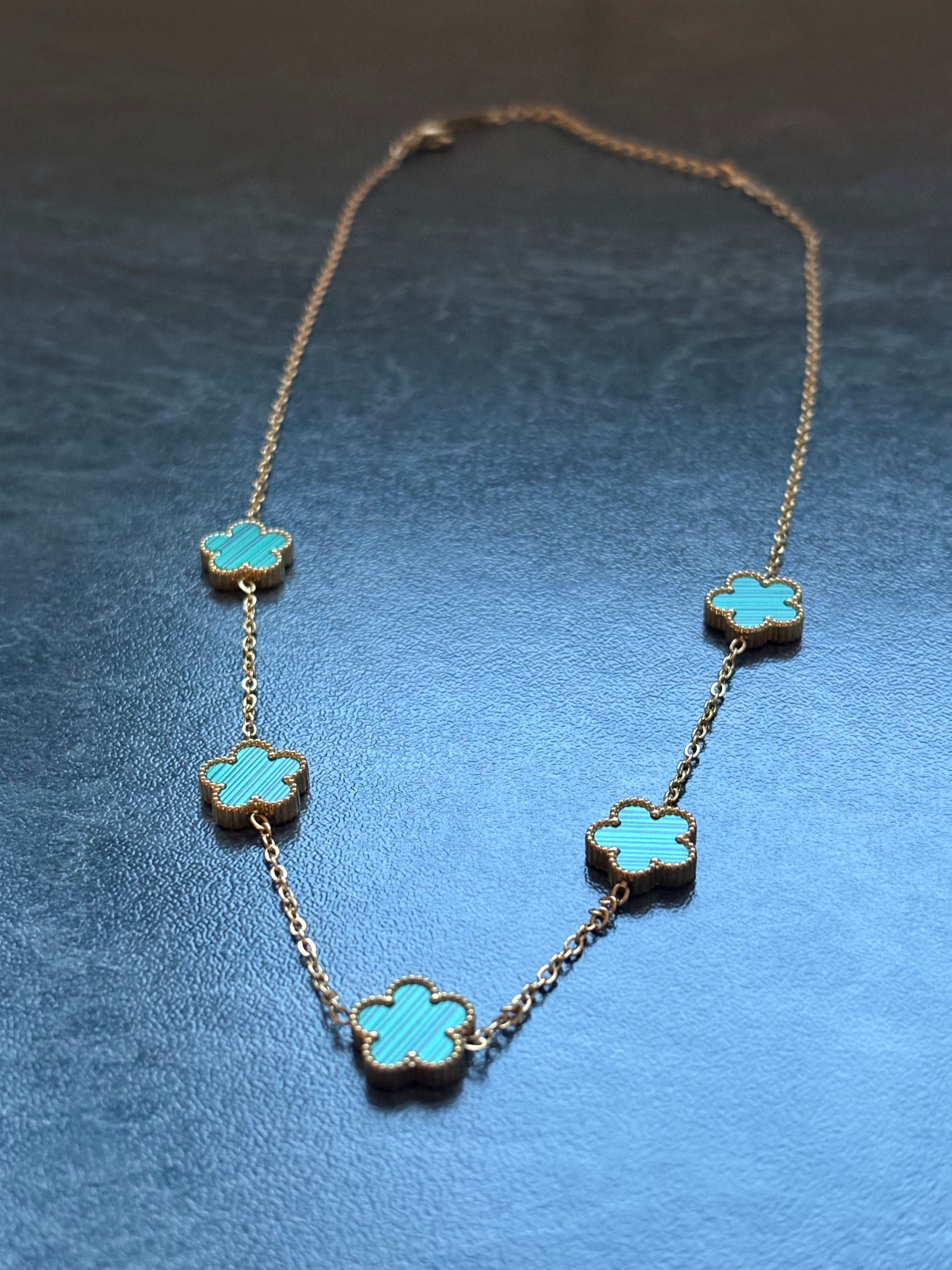 Collier Fleurs Élégance – Acier Inoxydable
