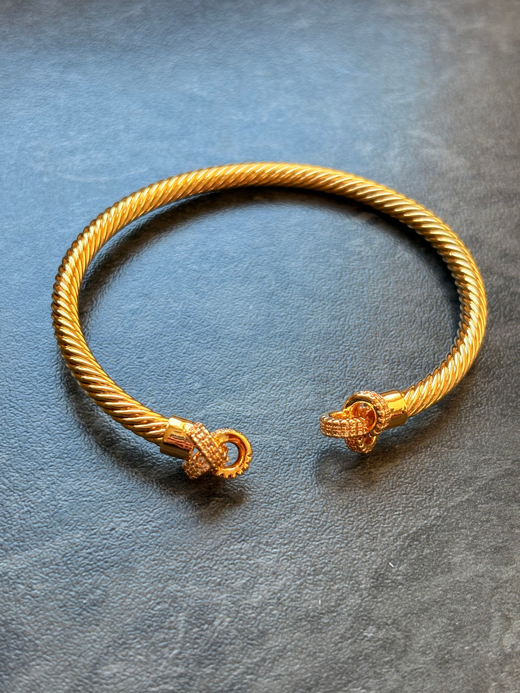 Bracelet Jonc Doré Torsadé – Acier Inoxydable