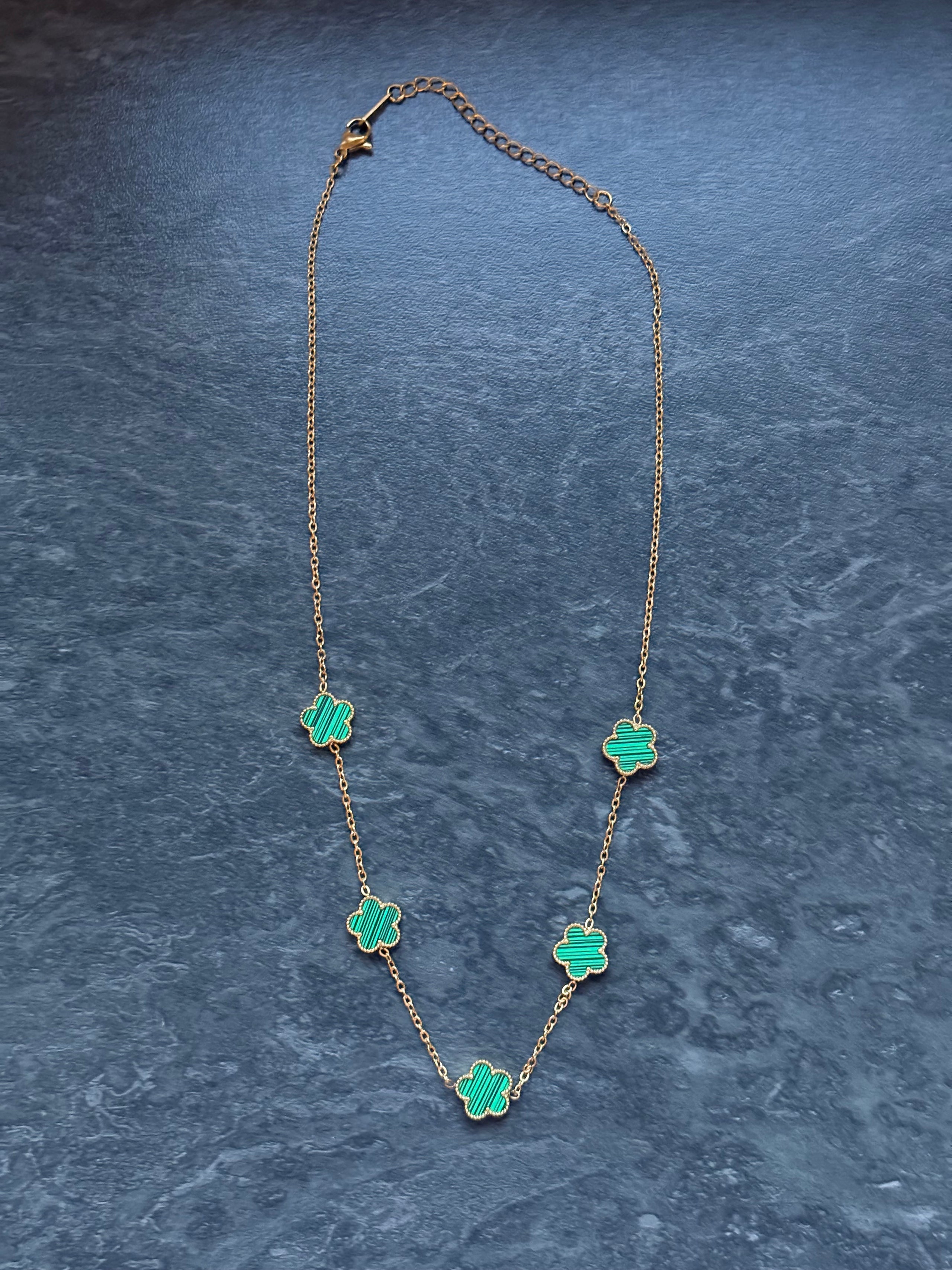 Collier Fleurs Élégance – Acier Inoxydable