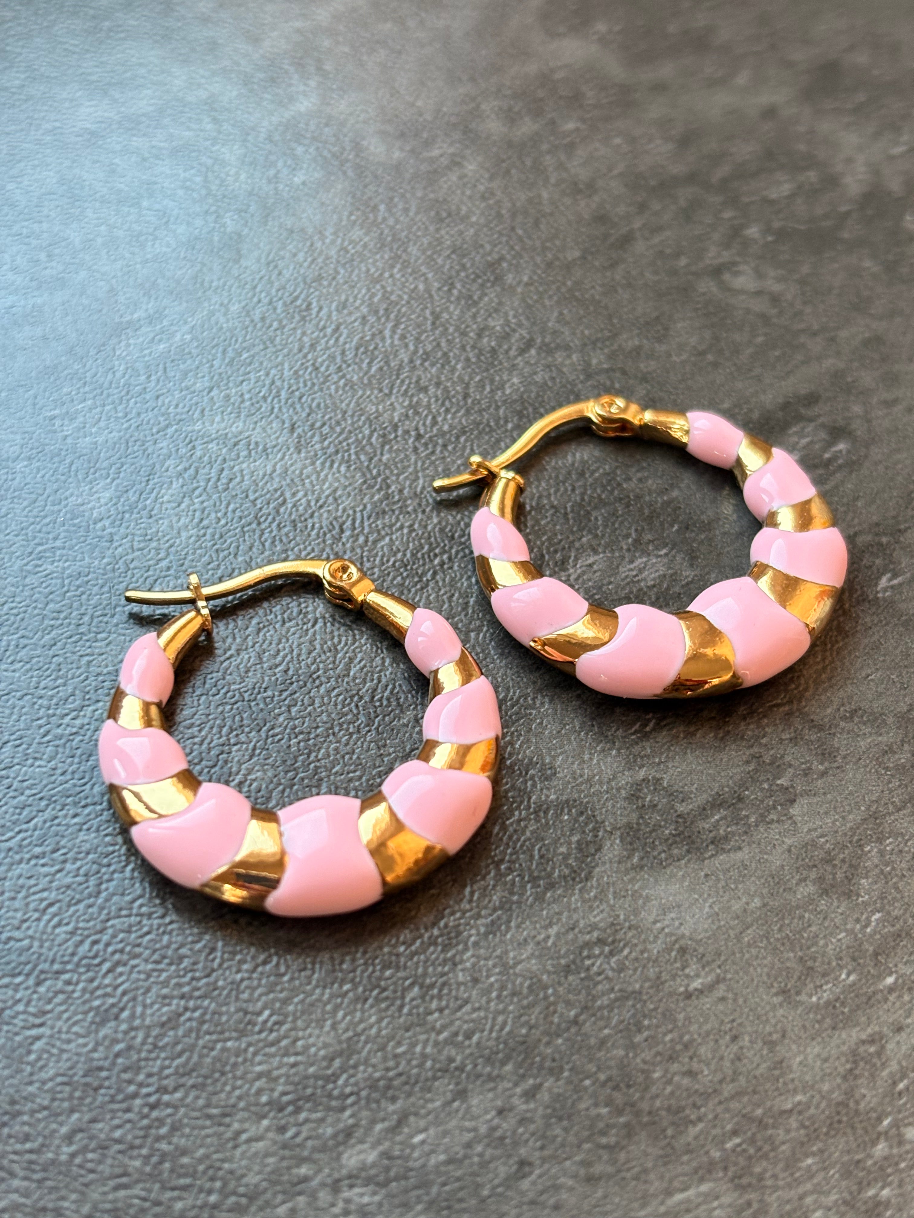 Petites Créoles Rose et Doré – Chic et Élégantes
