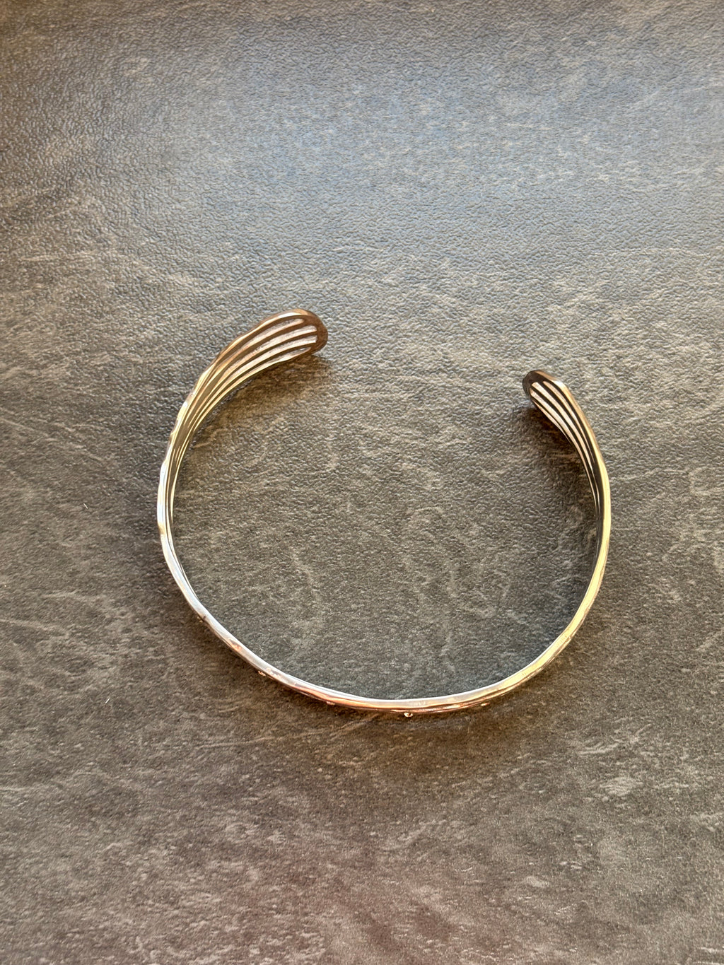 Bracelet Jonc Argenté Multi-Rangs à Strass – Acier Inoxydable